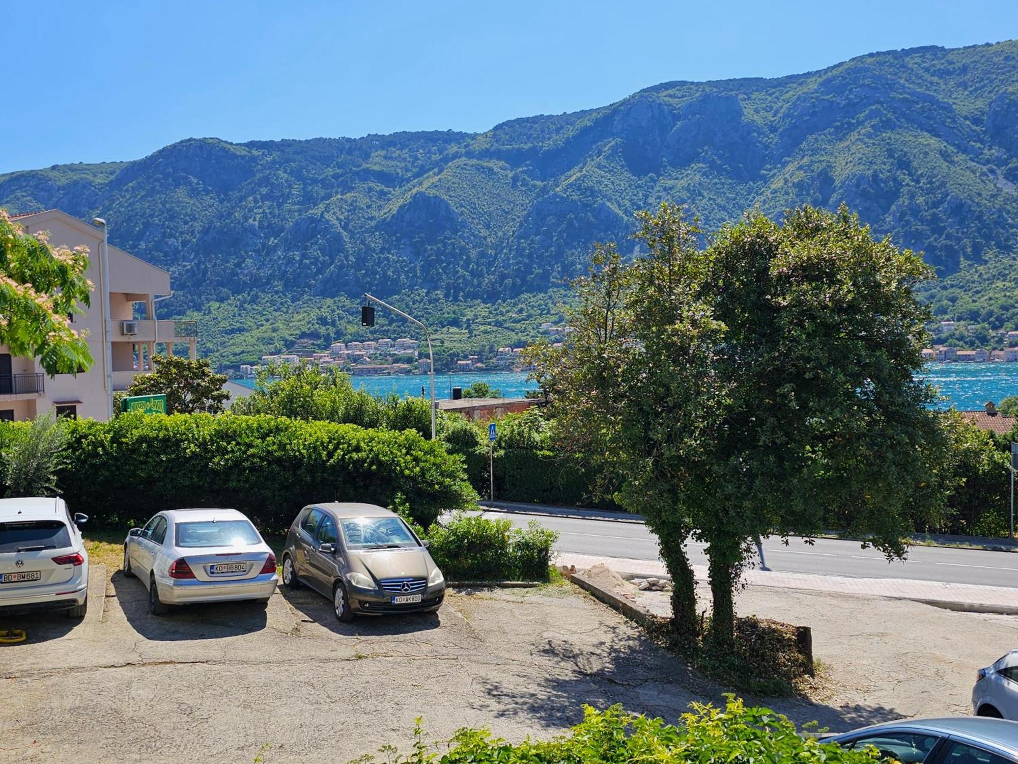 Apartment Luka Kotor Bagian luar foto